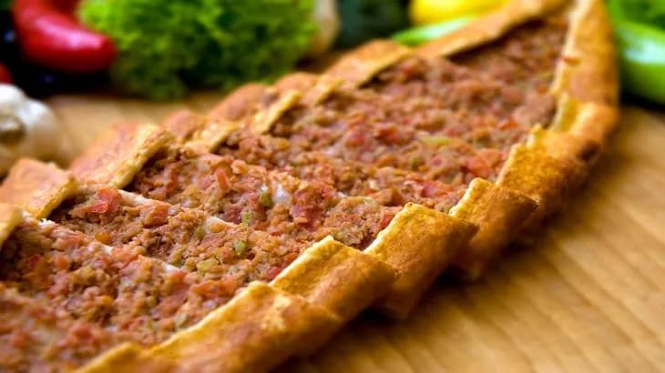 Minced Meat Pide